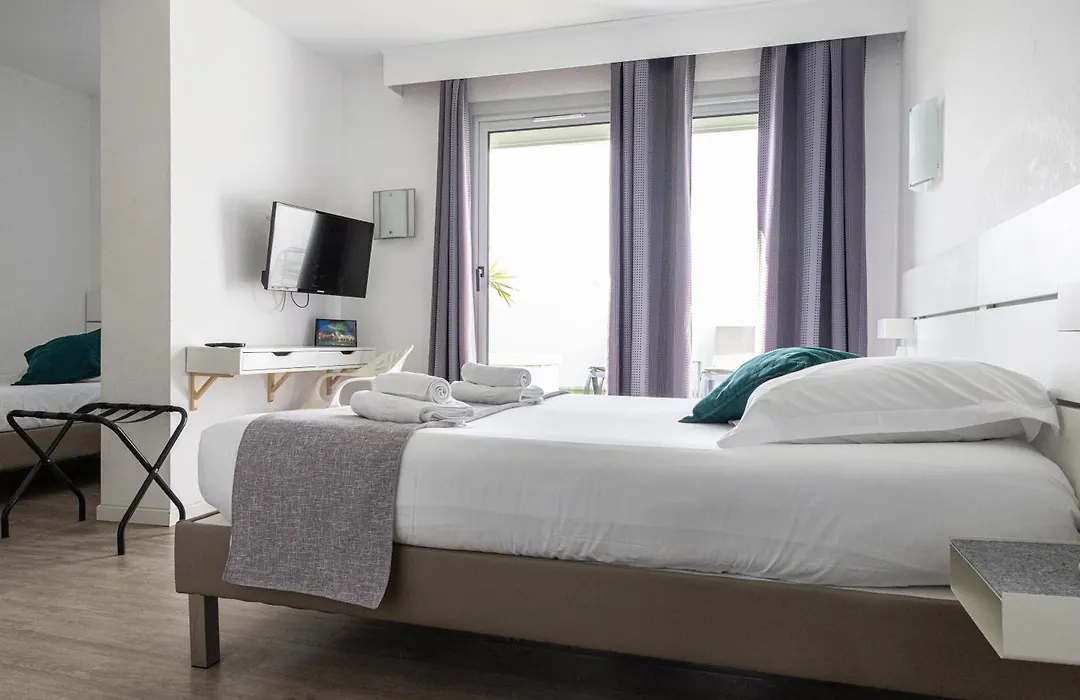 Hotel Aquarius-1